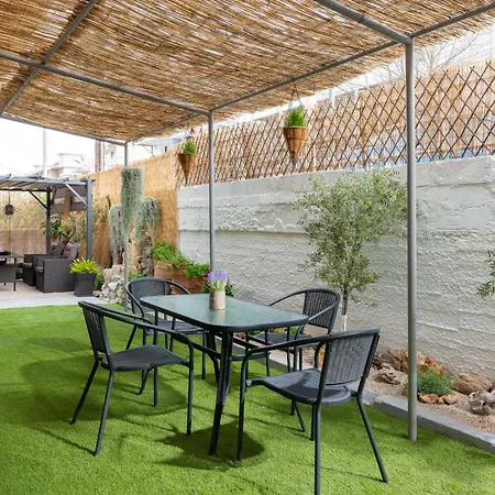 Le Peridot Garden House Rhodes City